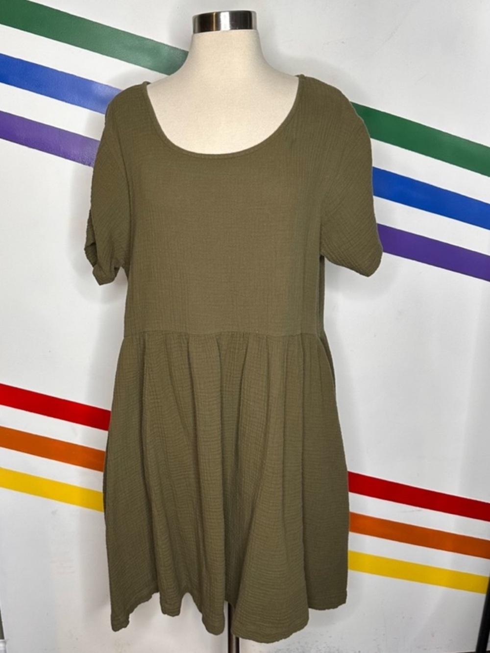 Tuesday of California Muffy babydoll dress size medium Dried Oregano